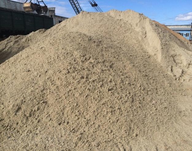Песок средней крупности с доставкой от 3 кубов